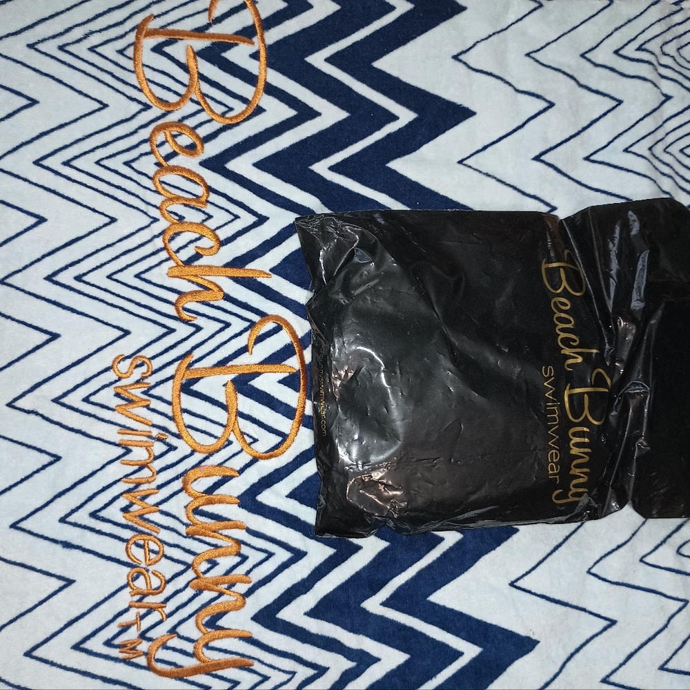 Beach Bunny The graduate large black and Capri Blue bikini NWT - Picture 6 of 7